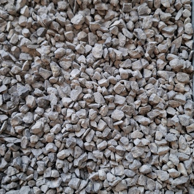 Afbeeldingen van Basaltsplit 5\8 mm per 1000 kg